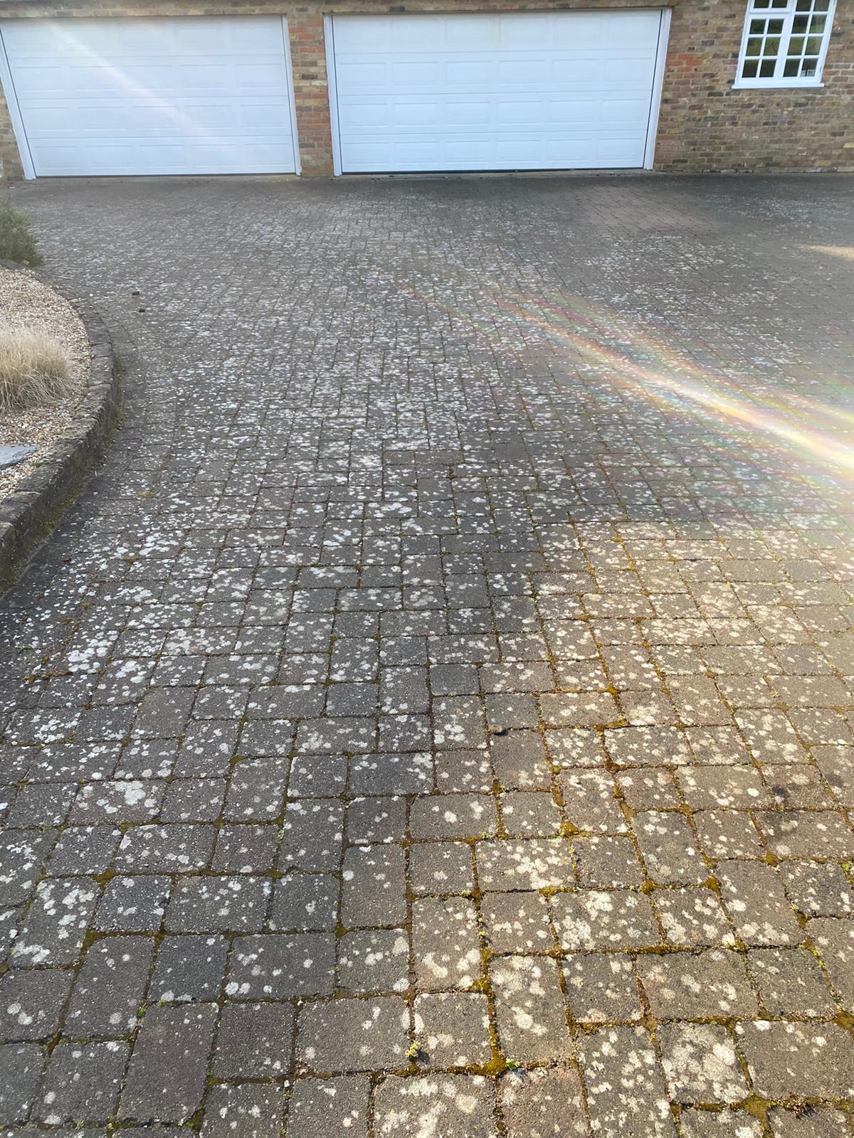 Dirty Driveway pressure washing in St Albans Abbots Langley Barnet Berkhamsted Borehamwood Chipperfield Harpenden Hemel Hempstead Leighton Buzzard London Colney Rickmansworth Tring Watford Welwyn Garden City Wheathampstead
