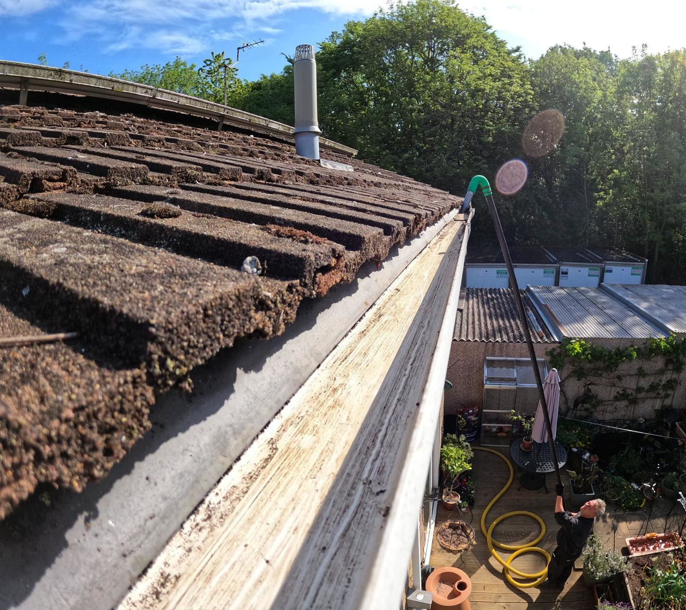 Gutter Cleaning Window cleaning in St Albans Abbots Langley Barnet Berkhamsted Borehamwood Chipperfield Harpenden Hemel Hempstead Leighton Buzzard London Colney Rickmansworth Tring Watford Welwyn Garden City Wheathampstead