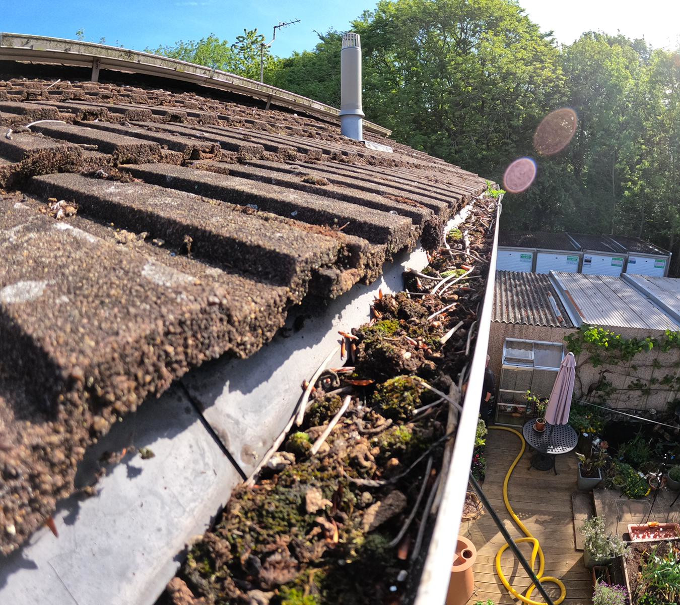 Gutter Cleaning Window cleaning in St Albans Abbots Langley Barnet Berkhamsted Borehamwood Chipperfield Harpenden Hemel Hempstead Leighton Buzzard London Colney Rickmansworth Tring Watford Welwyn Garden City Wheathampstead